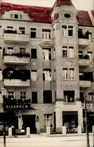 Foto Ak Berlin Prenzlauer Berg, Haus Bornholmer Straße, Zigarrengeschäft