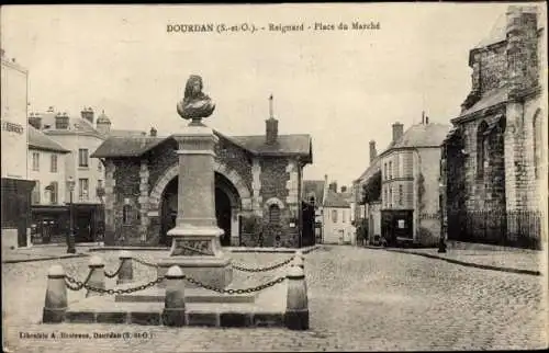 Ak Dourdan Essonne, Reignard, Place du Marché