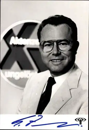 Ak Schauspieler, Fernsehmoderator Eduard Zimmermann, Aktenzeichen XY ungelöst, Portrait, Autogramm