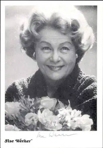 Ak Schauspielerin Ilse Werner, Portrait, Autogramm, Blumen