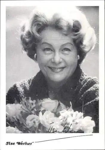 Ak Schauspielerin Ilse Werner, Portrait, Autogramm, Blumen