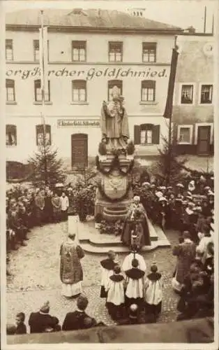 Foto Ak Oberndorf bei Salzburg Österreich, Denkmal, Enthüllung, Einweihung, Geistlicher