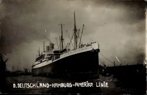 Ak HAPAG, Dampfschiff Deutschland im Hafen