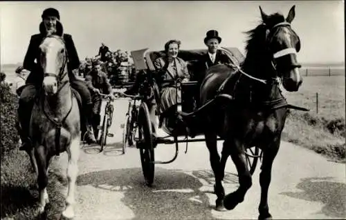 Ak Königin Juliana der Niederlande, Kutsche, Pferde, 1957
