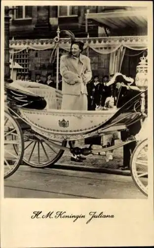 Ak Königin Juliana der Niederlande in einer Kutsche, Pelzmantel, Portrait, 1948