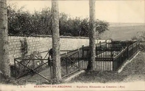 Ak Beaumont en Argonne Ardennes, Sepultures Allemandes au Cimetiere (1870)