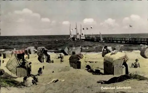 Ak Ostseebad Scharbeutz in Holstein, Seebrücke, Segelboote, Strandkörbe