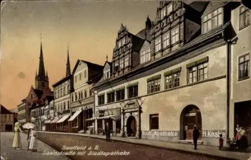 Ak Saalfeld an der Saale Thüringen, Saalestraße mit Stadtapotheke, H. Knabe