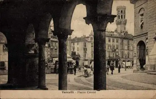 Ak Vercelli Piemonte Italien, Piazza Cavour