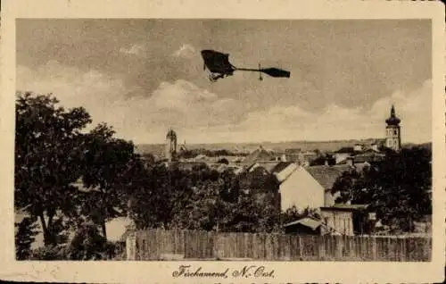 Ak Fischamend Niederösterreich, Panorama, Flugzeug Etrich-Taube, Kuk Luftstreitkräfte