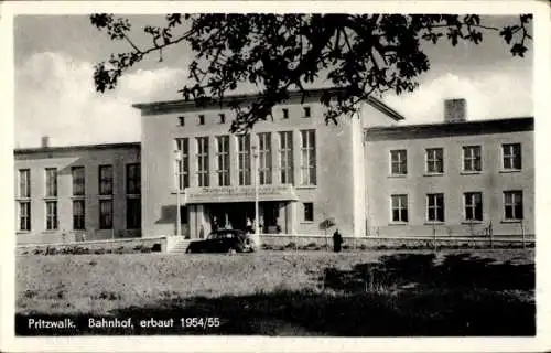 Ak Pritzwalk in der Prignitz, Bahnhof, erbaut 1954/1955