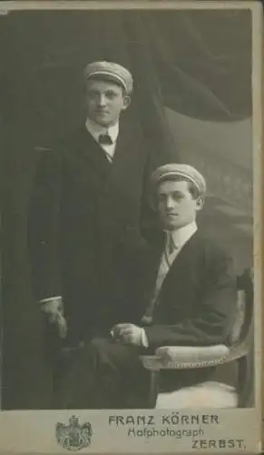 Studentika Foto Zerbst in Anhalt, Zwei Studenten, Portrait