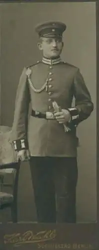 Kabinett Foto Berlin, Deutscher Soldat in Uniform, Standportrait
