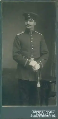Kabinett Foto Hamburg, Deutscher Soldat in Uniform, Standportrait