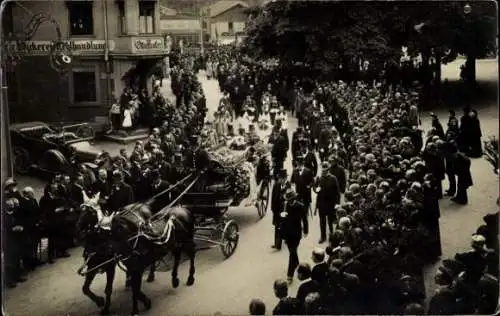 Foto Ak Parade, Festzug, Kutsche, Zuschauer, Bäckerei Otto Hofer