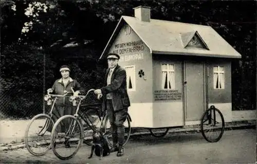Ak Neu Isenburg in Hessen, Mit dem Wohnhaus auf dem Fahrrad durch Europa, Ebert und Frau