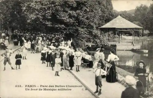 Ak Paris XIX. Buttes Chaumont, Park, Ein Tag der Militärmusik