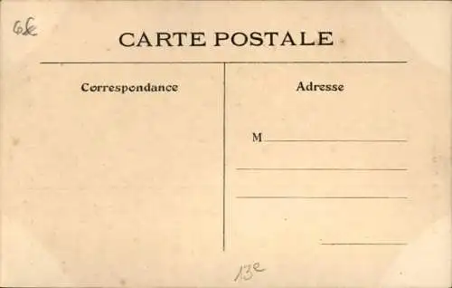 Ak Paris XIII, Kirche Saint-Marcel, Außenansicht, Passanten