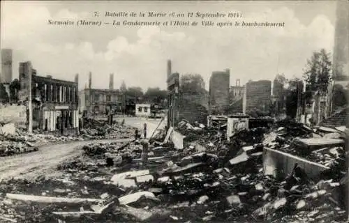 Ak Sermaize les Bains Marne, La Gendarmerie et l'Hotel de Ville apres le bombardement