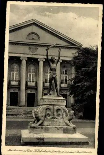 Ak Nordhausen am Harz, Wehrfreiheitsdenkmal vor dem Stadttheater