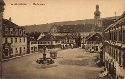 Ak Weikersheim in Tauberfranken, Marktplatz, Brunnen
