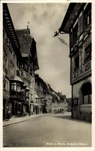 Ak Stein am Rhein Kanton Schaffhausen, Straßenpartie, bemalte Häuser