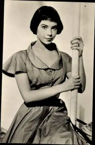 Ak Schauspielerin Leslie Caron, Portrait