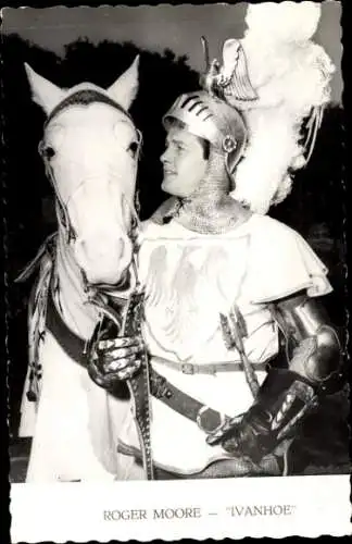 Ak Schauspieler Roger Moore, Szene aus dem Film Ivanhoe, Pferd
