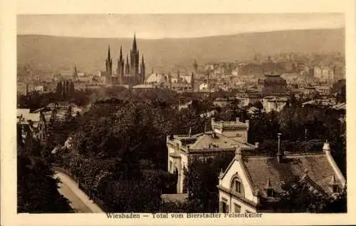 Ak Wiesbaden in Hessen, Totale vom Bierstädter Felsenkeller gesehen