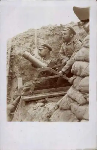 Foto Ak Deutsche Soldaten in Uniformen, Minenwerfer, Schützengraben, I WK