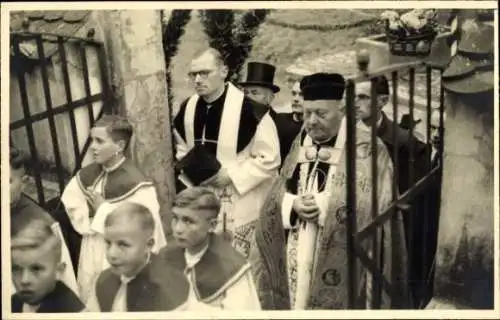 Ak Bermatingen im Bodenseekreis, Priester-Primiz, ca. 1958, Prozession