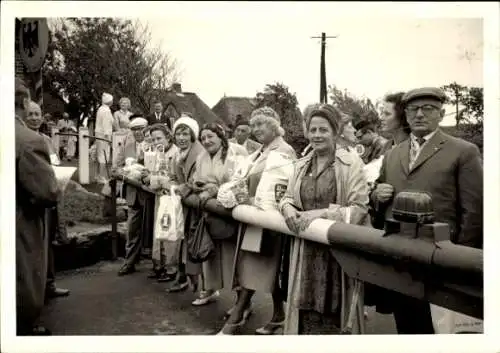 Foto Ak Rosenkranz Aventoft in Nordfriesland, Deutsch-Dänische Grenze, Schranke, Grenzkönig