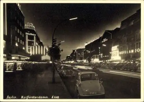 Foto Ak Berlin Charlottenburg, Kurfürstendamm, Nachtbeleuchtung, BMW Isetta