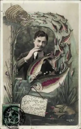 Ak Mann-Portrait, Fische, Frosch, Korb, Kitsch