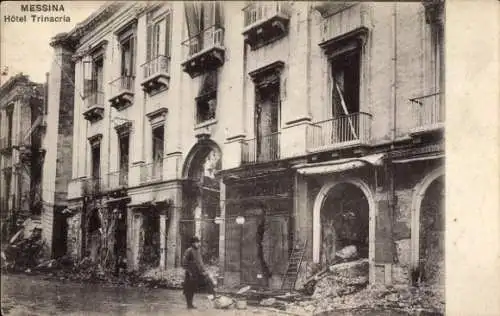 Ak Messina Sizilien, zerstörtes Hotel Trinacria