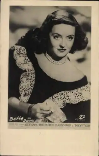 Ak Schauspielerin Bette Davis, Portrait, Filmplakat Deception