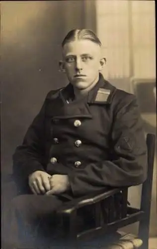 Foto Ak Deutscher Soldat in Uniform, Portrait