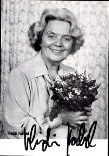 Ak Schauspielerin Heidi Kabel, Portrait, Autogramm, Blumenstrauss