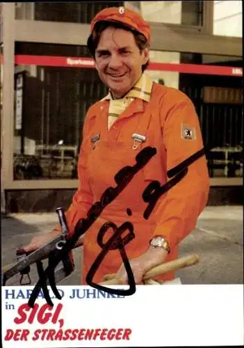 Ak Schauspieler und Sänger Harald Juhnke, Portrait als Sigi, der Straßenfeger, Autogramm