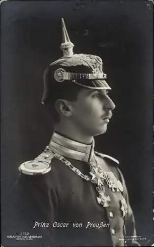 Ak Oskar Prinz von Preußen, Portrait in Uniform, Orden