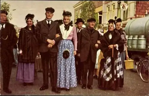 Ak Schagen Nordholland Niederlande, Westfriese Klederdracht am Donnerstag