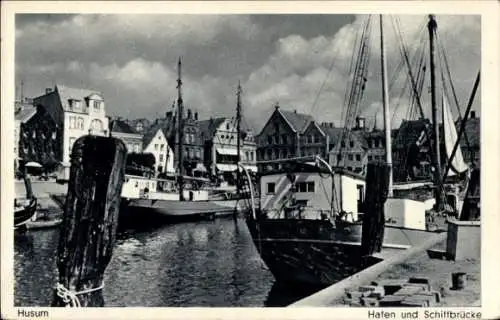 Ak Husum in Nordfriesland, Hafen, Schiffbrücke
