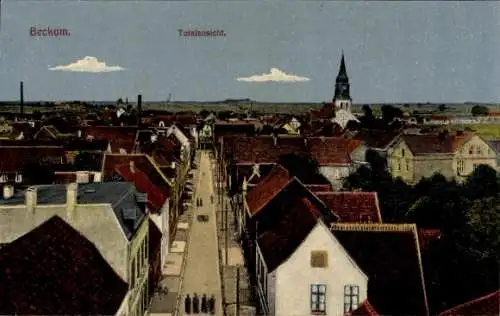 Ak Beckum im Kreis Warendorf, Blick über die Stadt, Kirche, Straße