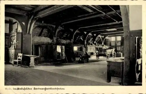 Ak Bielefeld, Bauernhausmuseum, Diele, Schrank, Stuhl, Heuboden, Leiter, Wagen