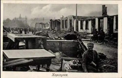 Ak Kopczynce Kopytschynzi Ukraine, Deutsche Soldaten in Uniformen, Kriegszerstörungen, I WK