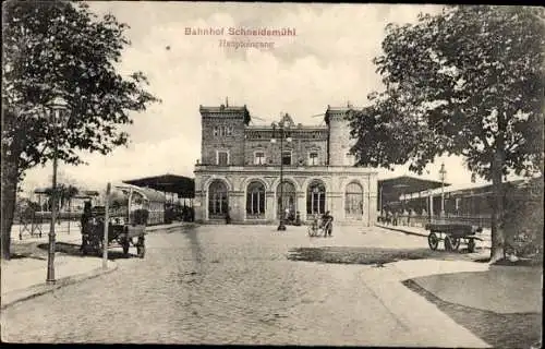 Ak Piła Schneidemühl Pommern, Bahnhof, Haupteingang