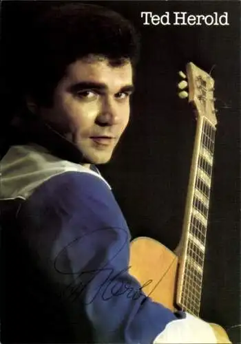 Ak Sänger Ted Herold, Portrait mit Gitarre, Autogramm