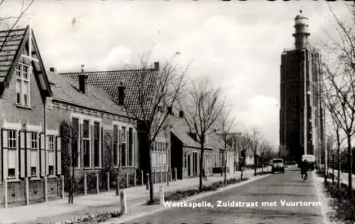 Ak Westkapelle Walcheren Zeeland, Zuidstraat mit Leuchtturm