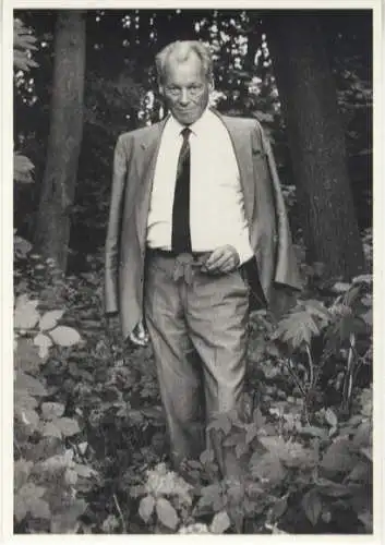 AK Fotopostkarte Fotograf Stefan Moses signiert Moses Porträt von Willy Brandt, Siebengebirge 1983