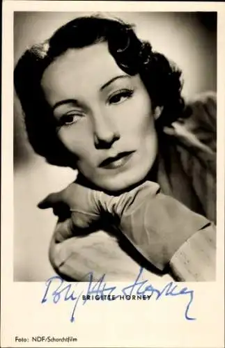 Ak Schauspielerin Brigitte Horney, Portrait, Handschuhe, Autogramm